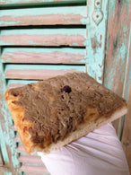 Part de pissaladière cuite au feu de bois de la Boulangerie Bara di Pais, Coursegoules
