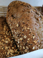 Le pain viking (orge, lin et seigle) cuit au feu de bois - boulangerie Bara di Pais, Coursegoules