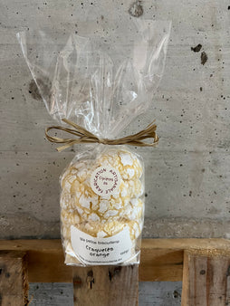 Les sachets de biscuits artisanaux fabriqués à Cipières : craquelés orange