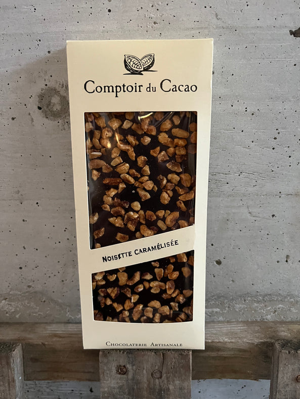 La tablette de chocolat noisettes caramélisées (chocolat noir) du comptoir du cacao