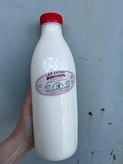 Bouteille de lait frais pasteurisé , ferme GAEC Serre Lions - St Antonin